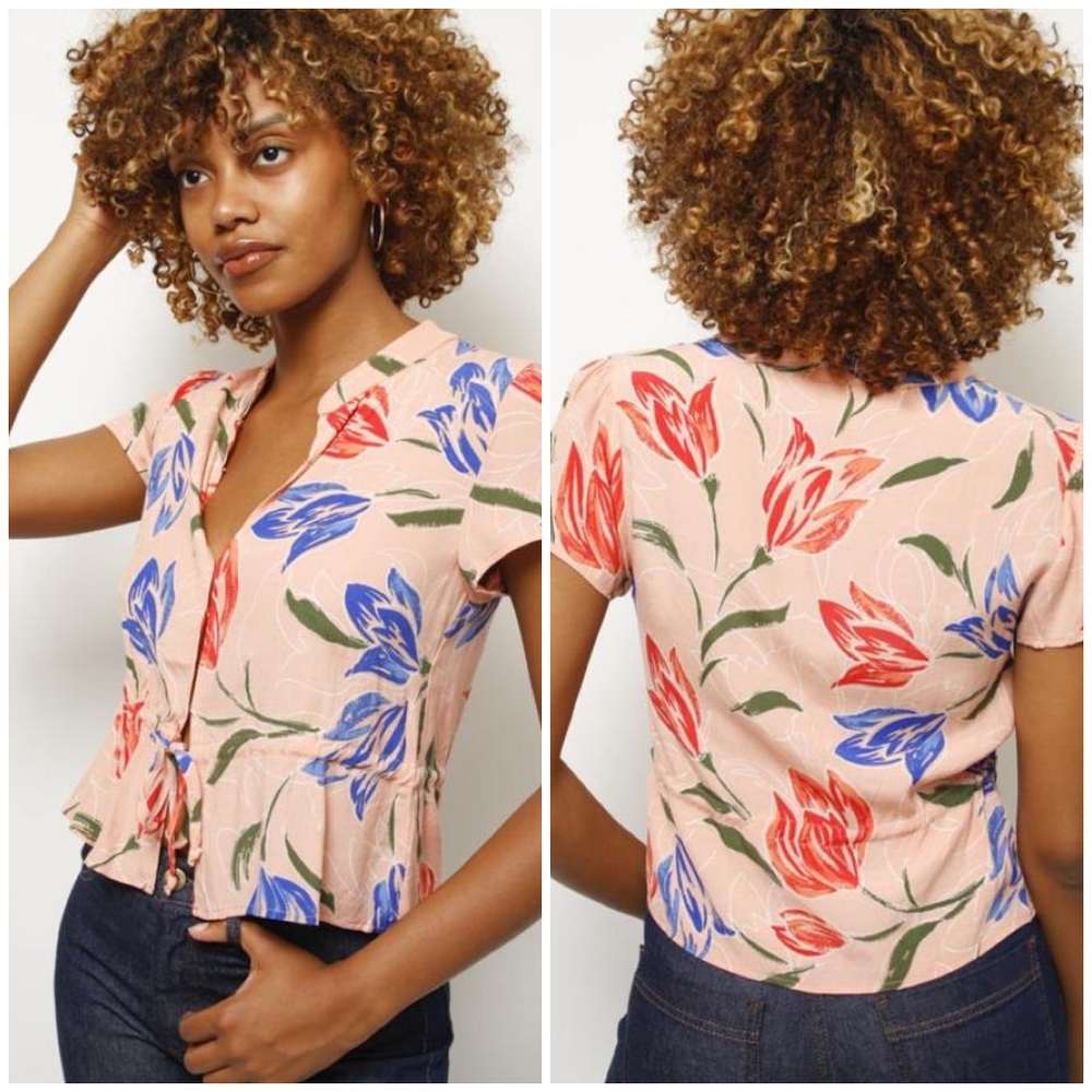 Olivaceous Adorable Floral Short Sleeves Top